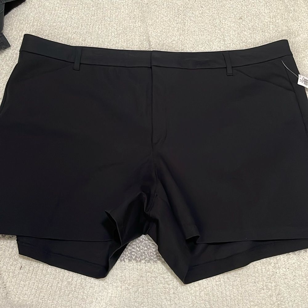 NWT- Old Navy - 28+. Pixie Trouser Short